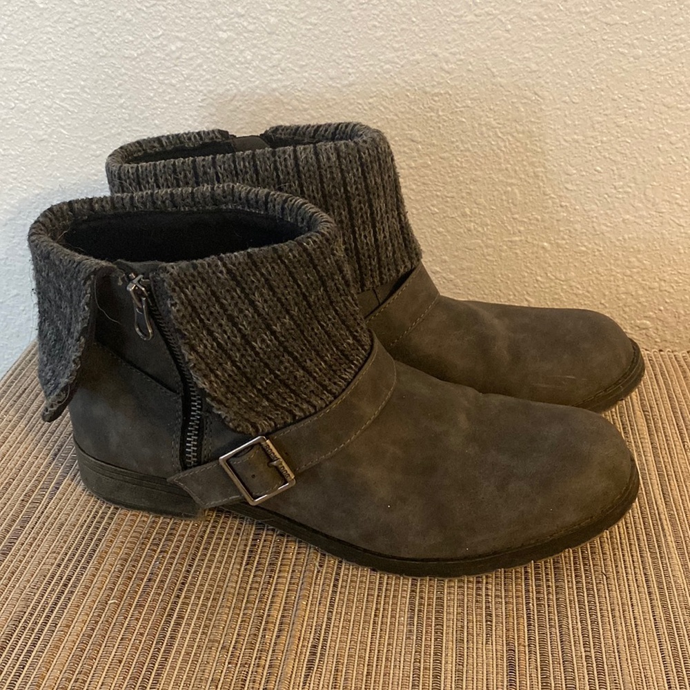 Rocket Dog Sweater Cuff Ankle Boots Size 11